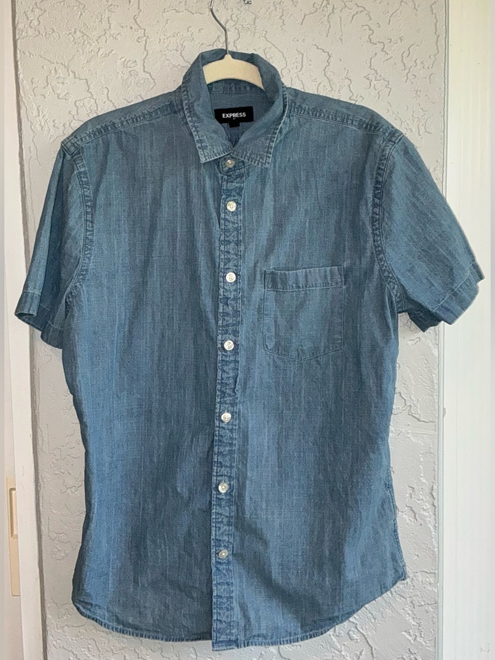 Express Men’s Short Sleeve Denim Button-Front Shirt - Blue